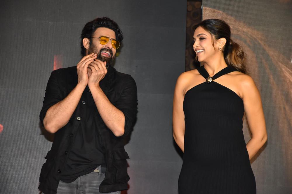 mom-to-be-deepika-padukone-photos